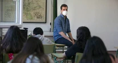 Profesor frente a su clase